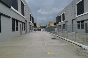 半独立厂出租 60x130 ECO BUSINESS PARK V CLUSTER SEMI DETACHED FACTORY