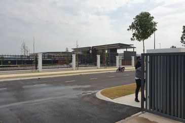 ECO BUSINESS PARK V, 111'x130' CLUSTER SEMI DETACHED FACTORY