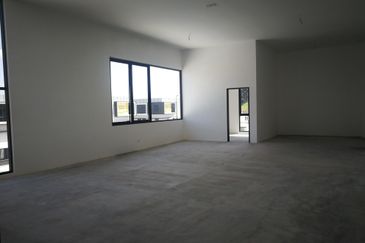 ECO BUSINESS PARK, 80'x200' SEMI DETACHED FACTORY SALE WITH TENANCY