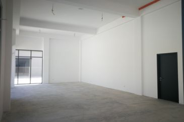 ECO BUSINESS PARK, 80'x200' SEMI DETACHED FACTORY SALE WITH TENANCY