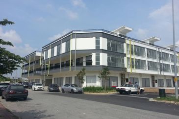 三楼式商铺 3 STOREY SHOP OFFICE FOR SALE