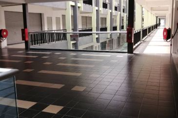 三楼式商铺 3 STOREY SHOP OFFICE FOR SALE