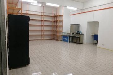 三楼式商铺 3 STOREY SHOP OFFICE FOR SALE