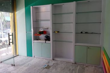 Bayu Tinggi Commercial Centre -Taipan