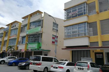 Bayu Tinggi Commercial Centre -Taipan