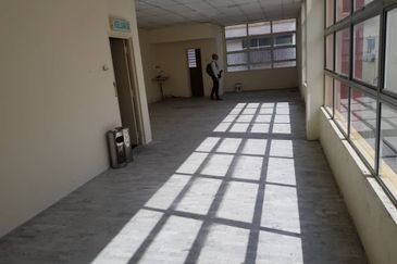 Bayu Tinggi Commercial Centre -Taipan