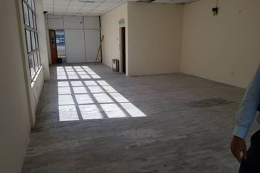 Bayu Tinggi Commercial Centre -Taipan