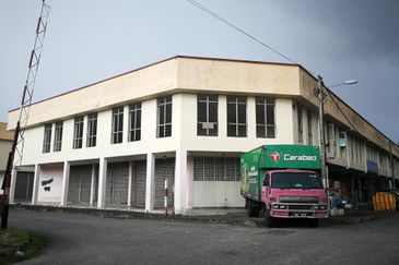 双层店铺 2 STOREY RETAIL SHOP OFFICE 22'x75'