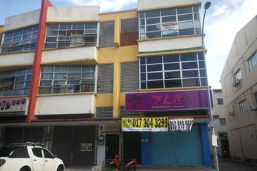 Bayu Tinggi Commercial Centre -Taipan