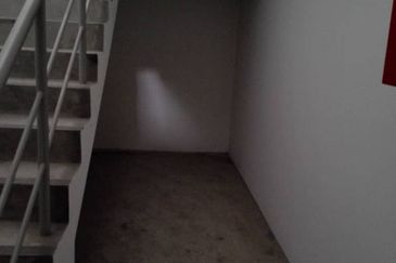 GATEWAY16, 1½ STOREY OFFICE SEMI DETACHED FACTORY