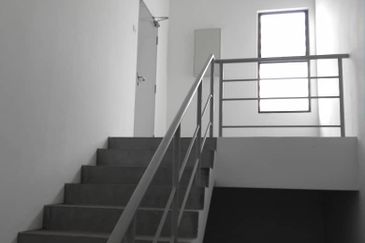 GATEWAY16, 1½ STOREY OFFICE SEMI DETACHED FACTORY