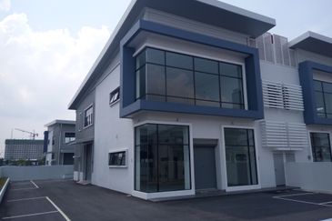 GATEWAY16, 1½ STOREY OFFICE SEMI DETACHED FACTORY