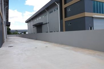  全新半独立 BRAND NEW SEMI DETACHED FACTORY