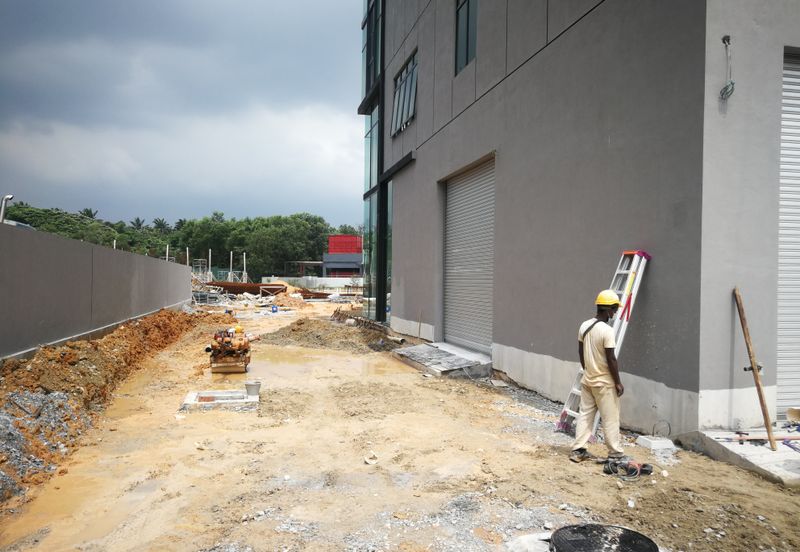 新半独立厂房 4½ STY SEMI DETACHED FACTORY