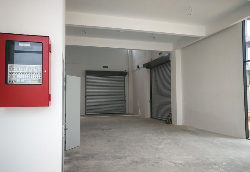 新半独立厂房 4½ STY SEMI DETACHED FACTORY