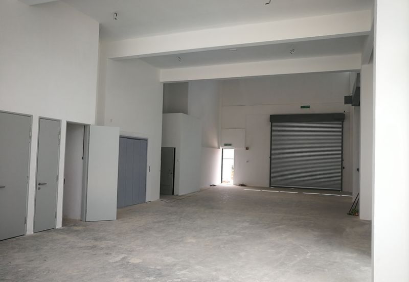 新半独立厂房 4½ STY SEMI DETACHED FACTORY