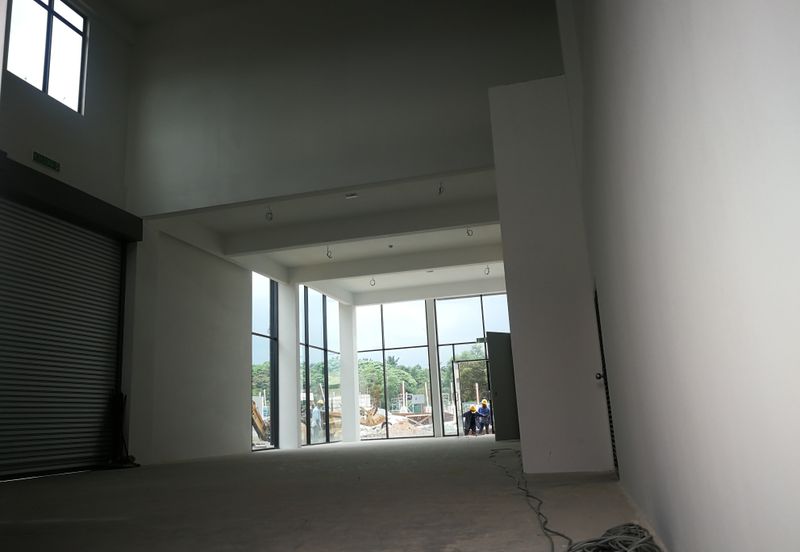 新半独立厂房 4½ STY SEMI DETACHED FACTORY