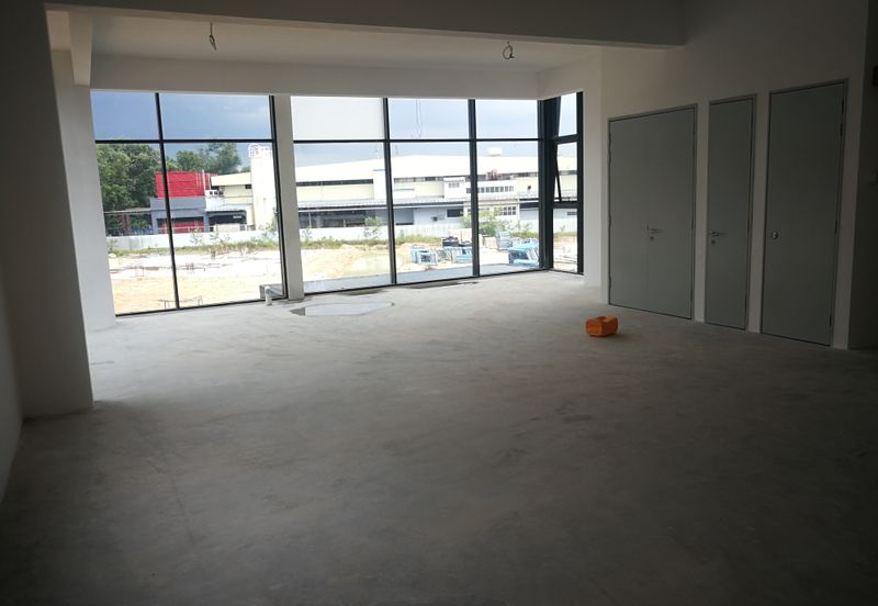 新半独立厂房 4½ STY SEMI DETACHED FACTORY