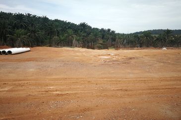 60acres ZONED INDUSTRIAL AGRICULTURAL LAND