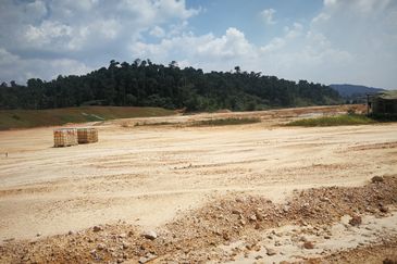 轻工业地出售 4.46acres LIGHT INDUSTRIAL LAND