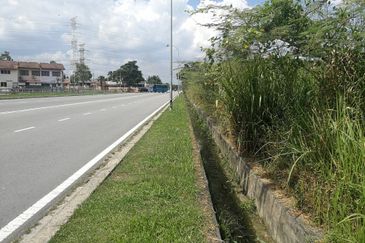 JALAN KEBUN BATU 4 1/2 JALAN KAMPUNG JAWA
