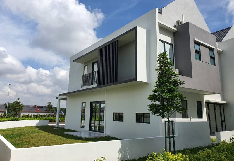 Lucent Residence @ twentyfive.7