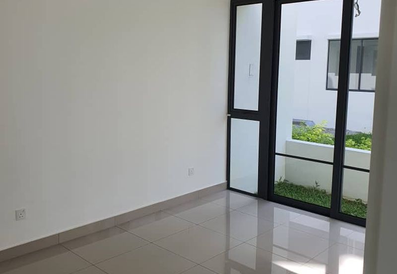 Lucent Residence @ twentyfive.7