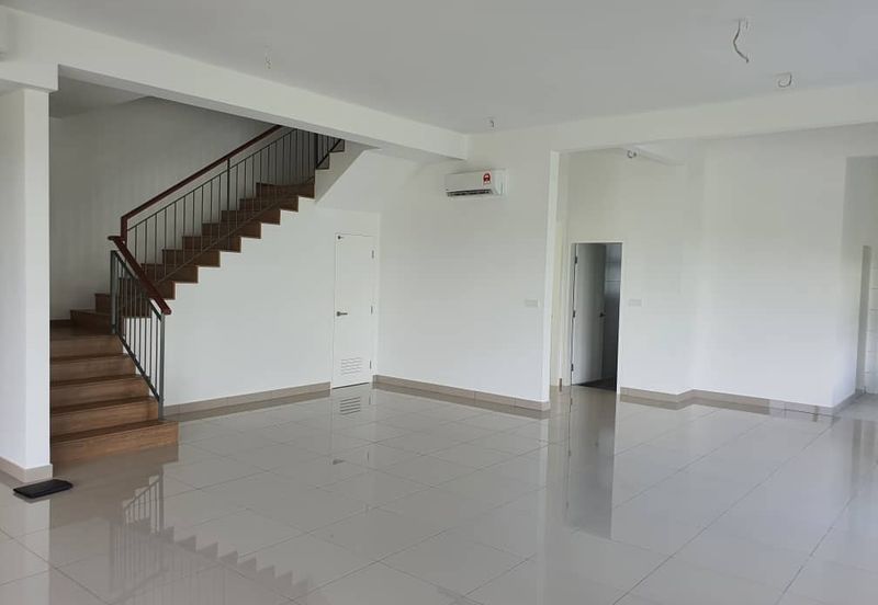 Lucent Residence @ twentyfive.7