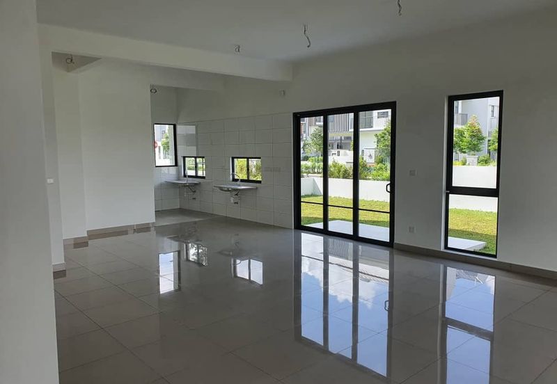 Lucent Residence @ twentyfive.7