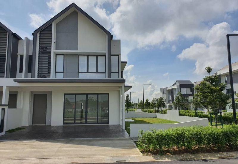 Lucent Residence @ twentyfive.7