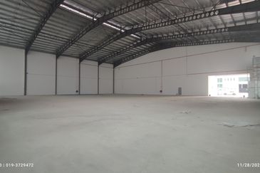 全新 独立式厂房 188'x217' NEW DETACHED FACTORY