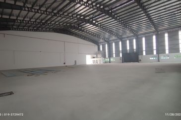 全新 独立式厂房 188'x217' NEW DETACHED FACTORY