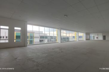 全新 独立式厂房 188'x217' NEW DETACHED FACTORY