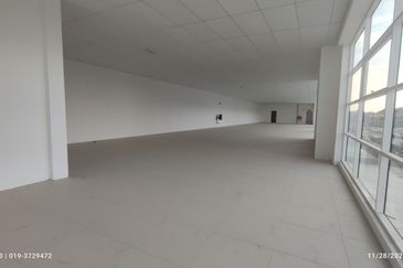 全新 独立式厂房 188'x217' NEW DETACHED FACTORY