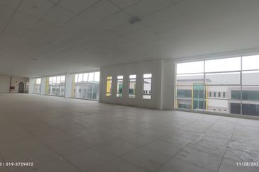 全新 独立式厂房 188'x217' NEW DETACHED FACTORY