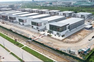 全新 独立式厂房 1.484 ACRE 2 STOREY OFFICE DETACHED FACTORY