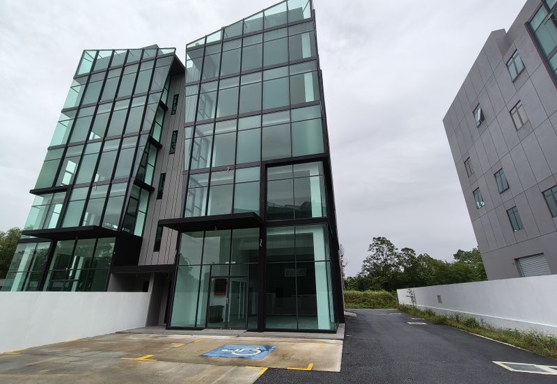 新半独立厂房 4½ STY SEMI DETACHED FACTORY