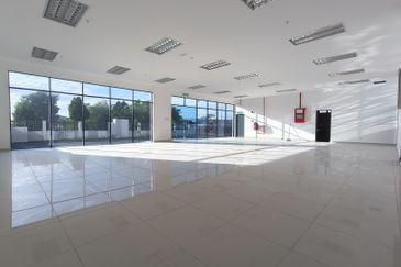 West Port, Pulau Indah