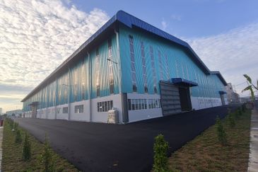 West Port, Pulau Indah