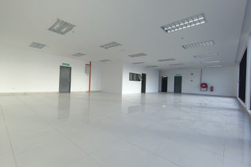 West Port, Pulau Indah