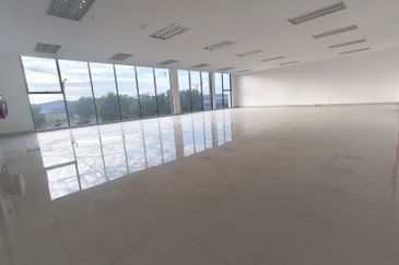 West Port, Pulau Indah