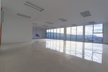 West Port, Pulau Indah