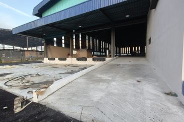 West Port, Pulau Indah