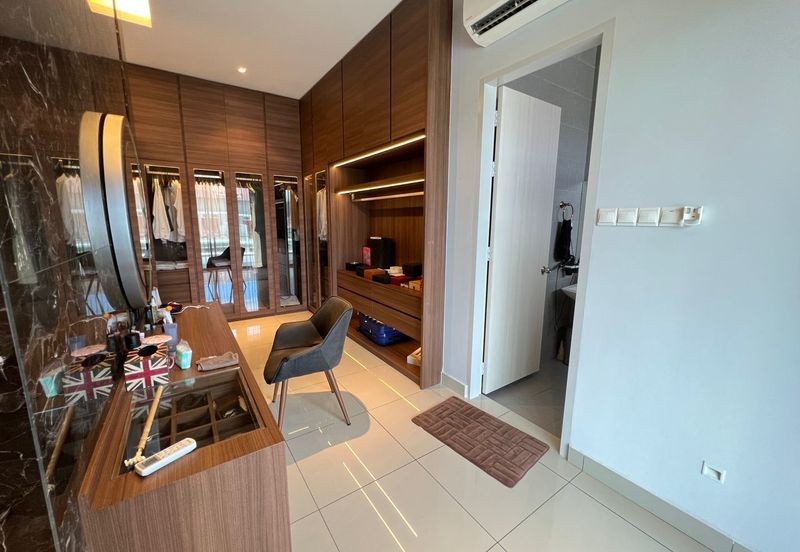 Taman Kluang Perdana Semi D 