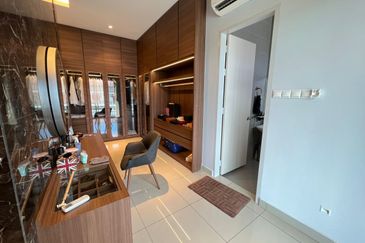 Taman Kluang Perdana Semi D 