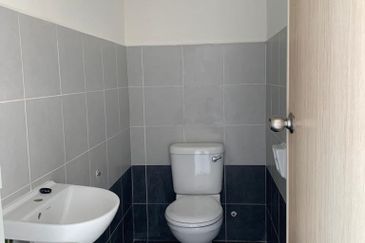 Bandar Uda Utama shop Rent 