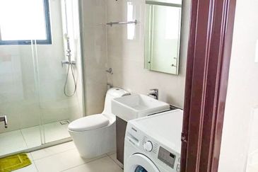 Baypoint @ Country Garden Danga Bay