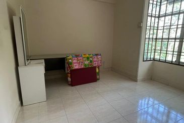 Nusa Bestari Shop Apartment 