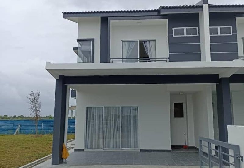 Pengerang Sebelah Pantai House  