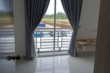 Pengerang Sebelah Pantai House  